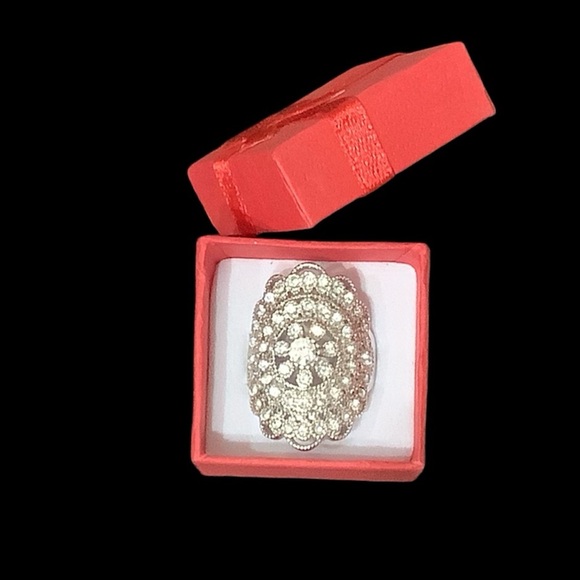 Elegant silver crystal ring. Delicate filigree & inlaid crystals. Sz. 8. - Picture 8 of 9